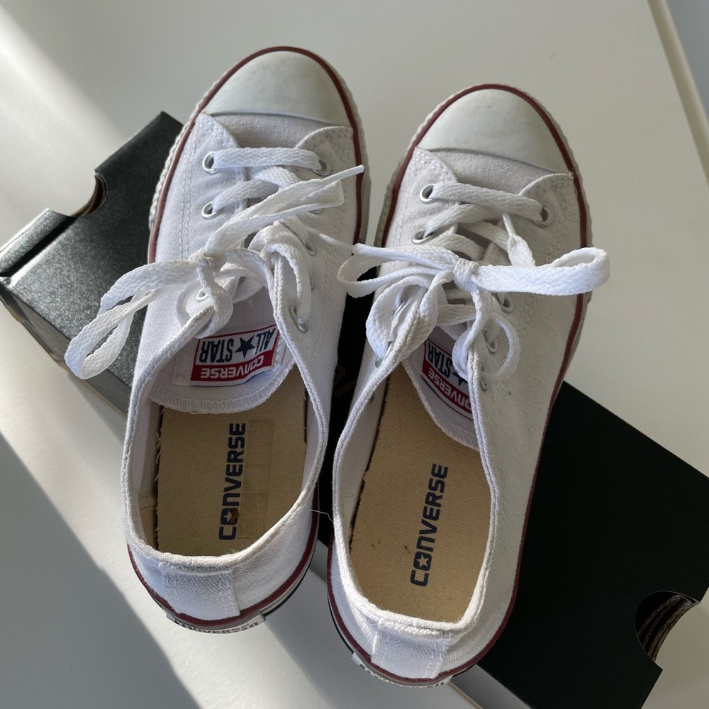 Converse Chuck Taylor All-Star Classic low top size 3Y (Kids) in White